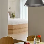 Lejlighedshotel Flora