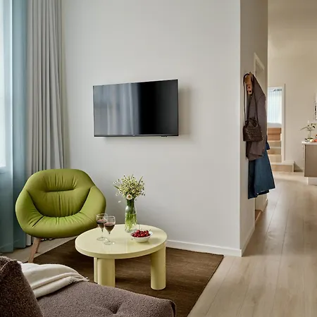 Flora Apartmanhotel 3*