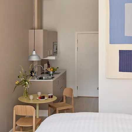 Flora Aparthotel *